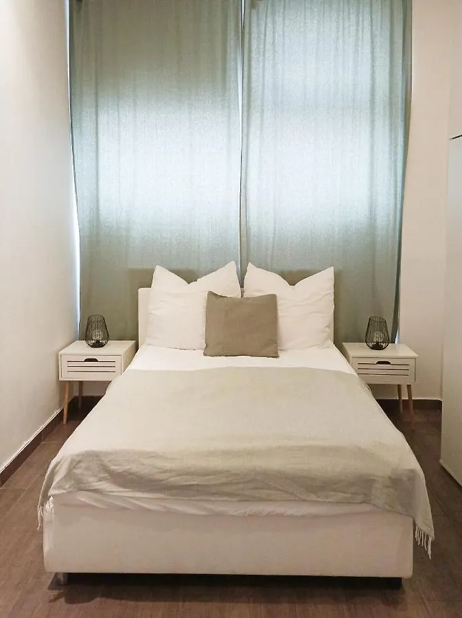 Spacious 3-Bedroom Apartment In City Centre Vienna