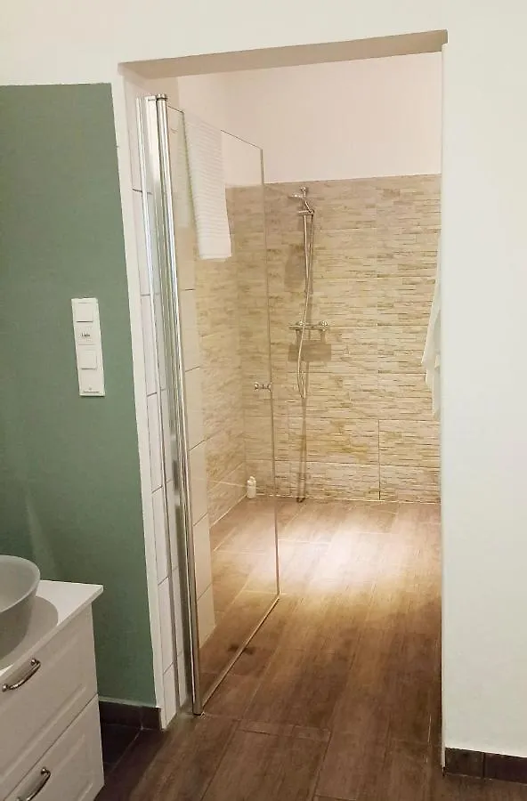 Spacious 3-Bedroom Apartment In City Centre Vienna 0*,